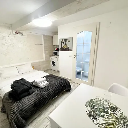 Metropolitan Retreat Apartment Bucharest Exterior photo